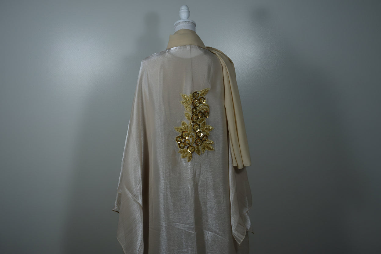 Abaya Kimono Beige Dos Brodé Or - Raffinement Doré