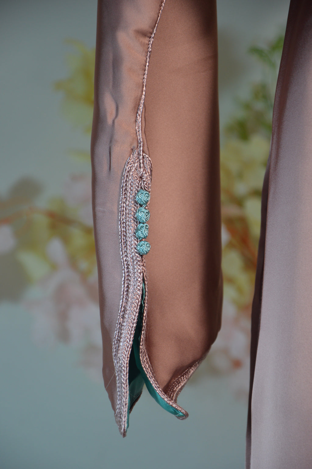 Caftan Satin « Vieux Rose & Vert d’Eau » – Minimal Chic