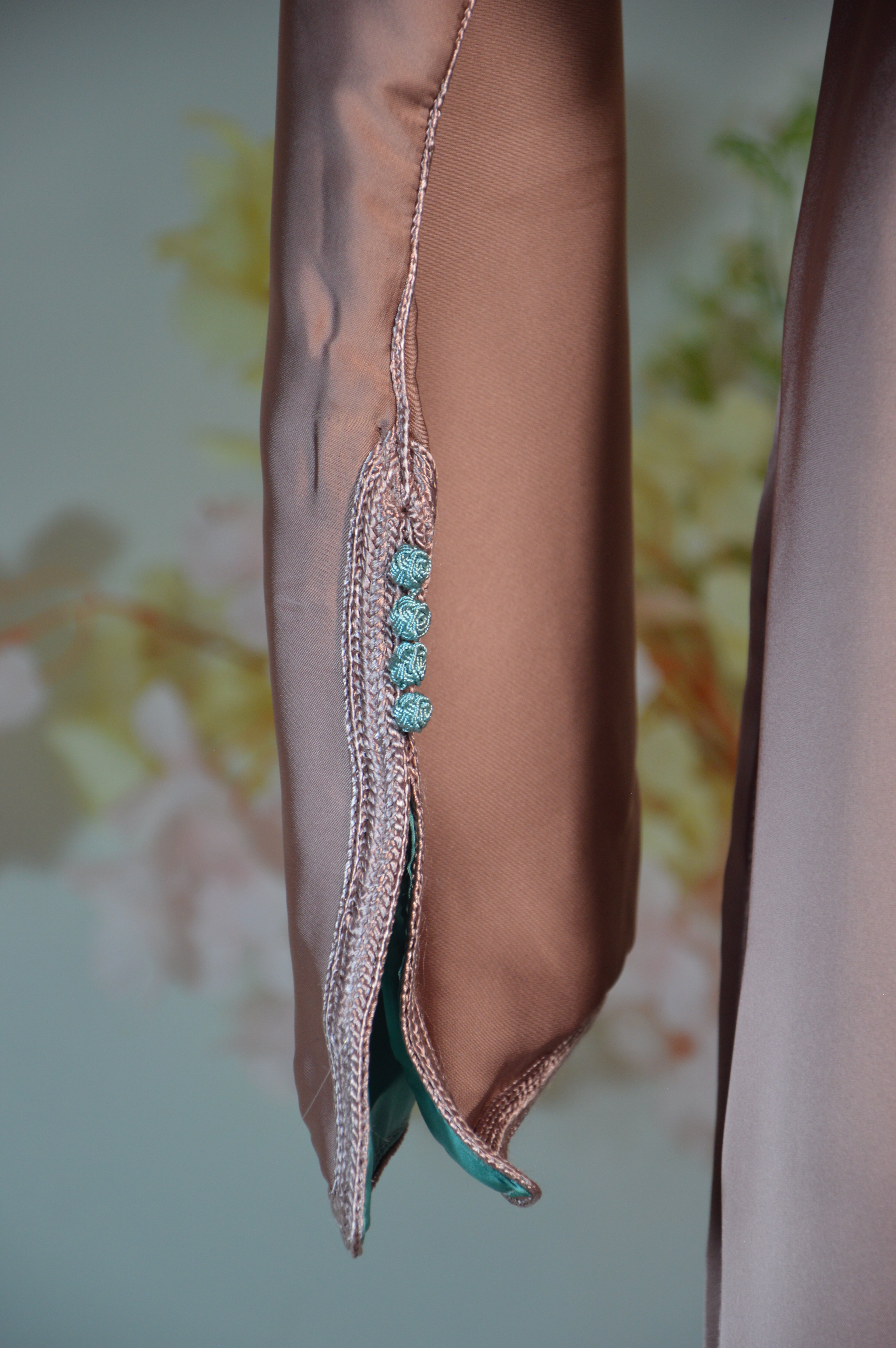 Caftan Satin « Vieux Rose & Vert d’Eau » – Minimal Chic