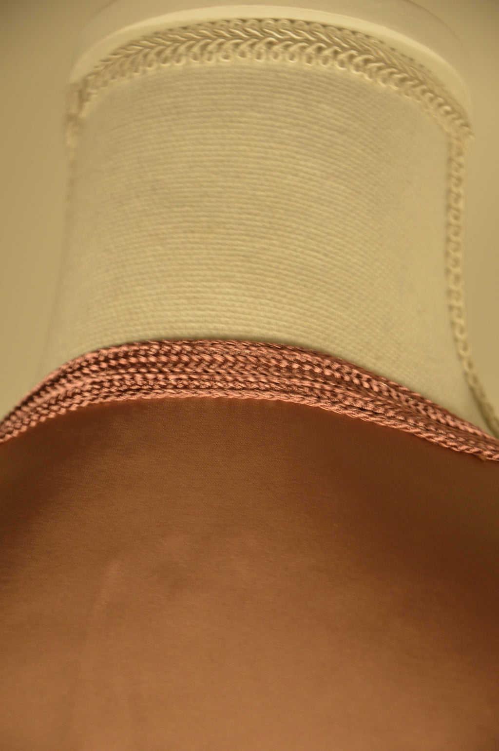 Caftan “Dalia” – Taupe rosé & or, broderies précieuses