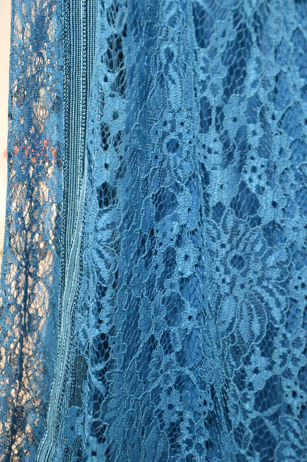 Takchita dentelle Bleu Céruléen « Azur Couture » — Ceinture rigide ton-sur-ton