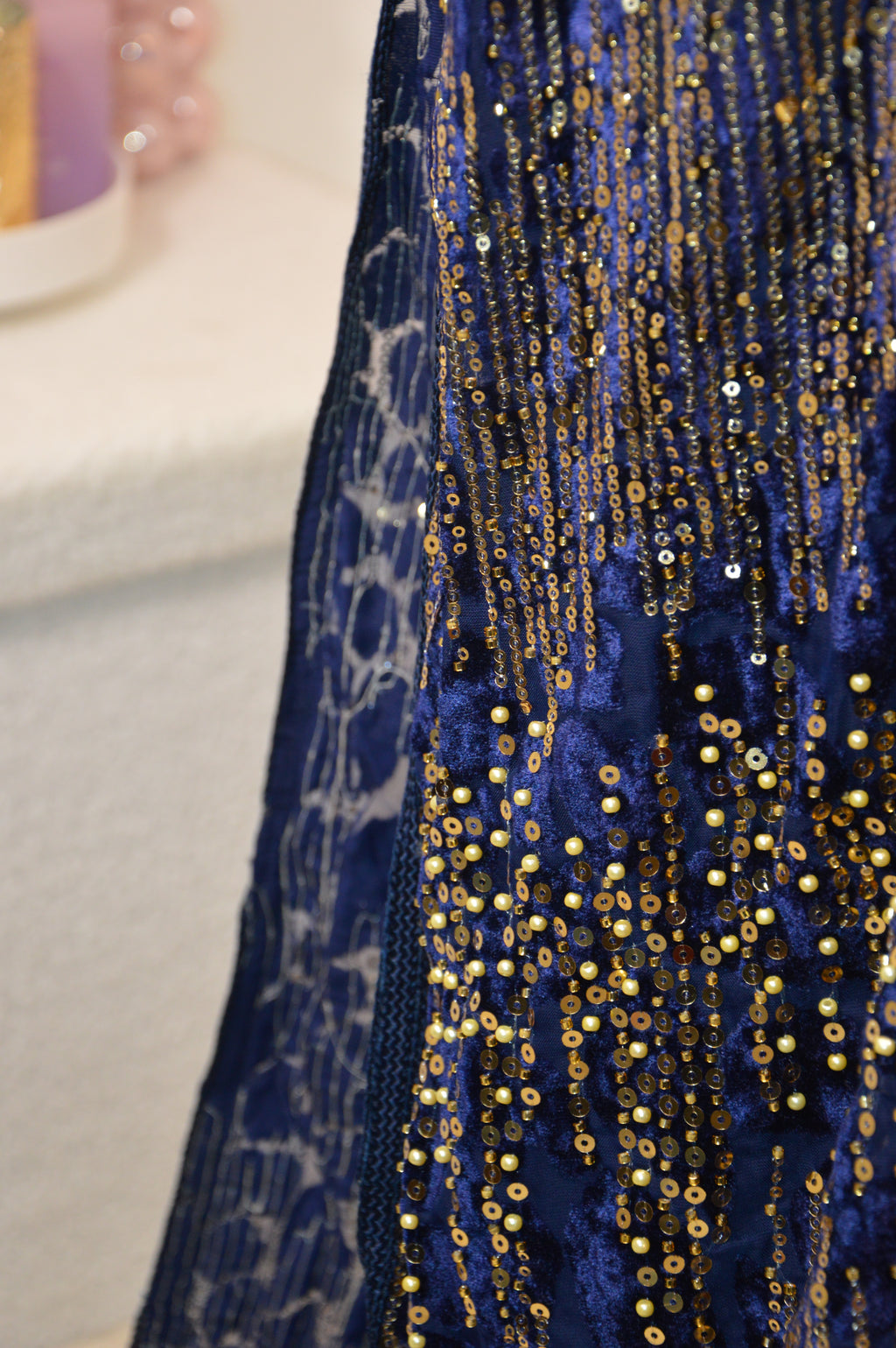 Takchita velours à sequins Bleu Nuit « Nuit Stellaire » — Ceinture obi ton-sur-ton