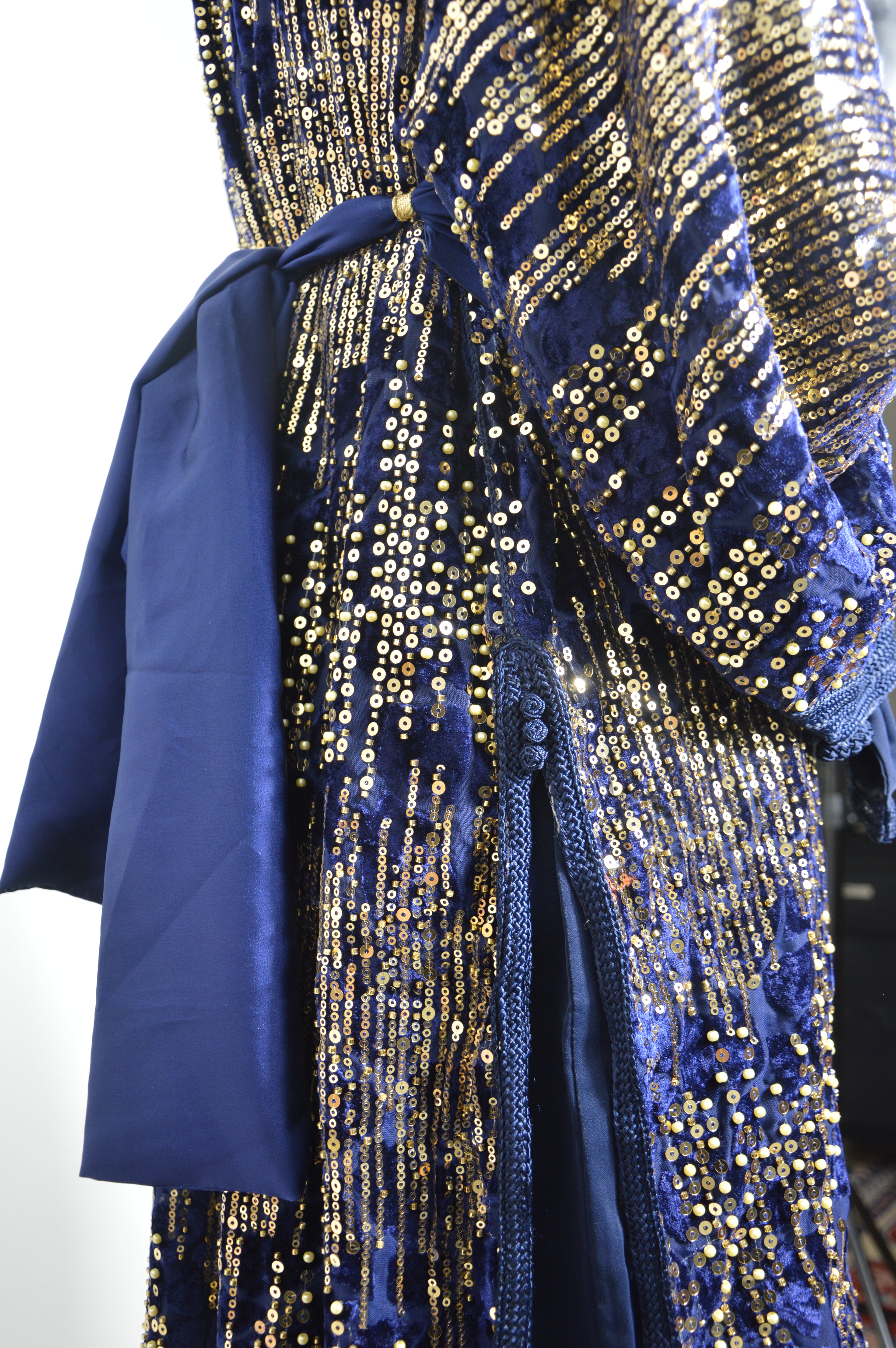 Takchita velours à sequins Bleu Nuit « Nuit Stellaire » — Ceinture obi ton-sur-ton