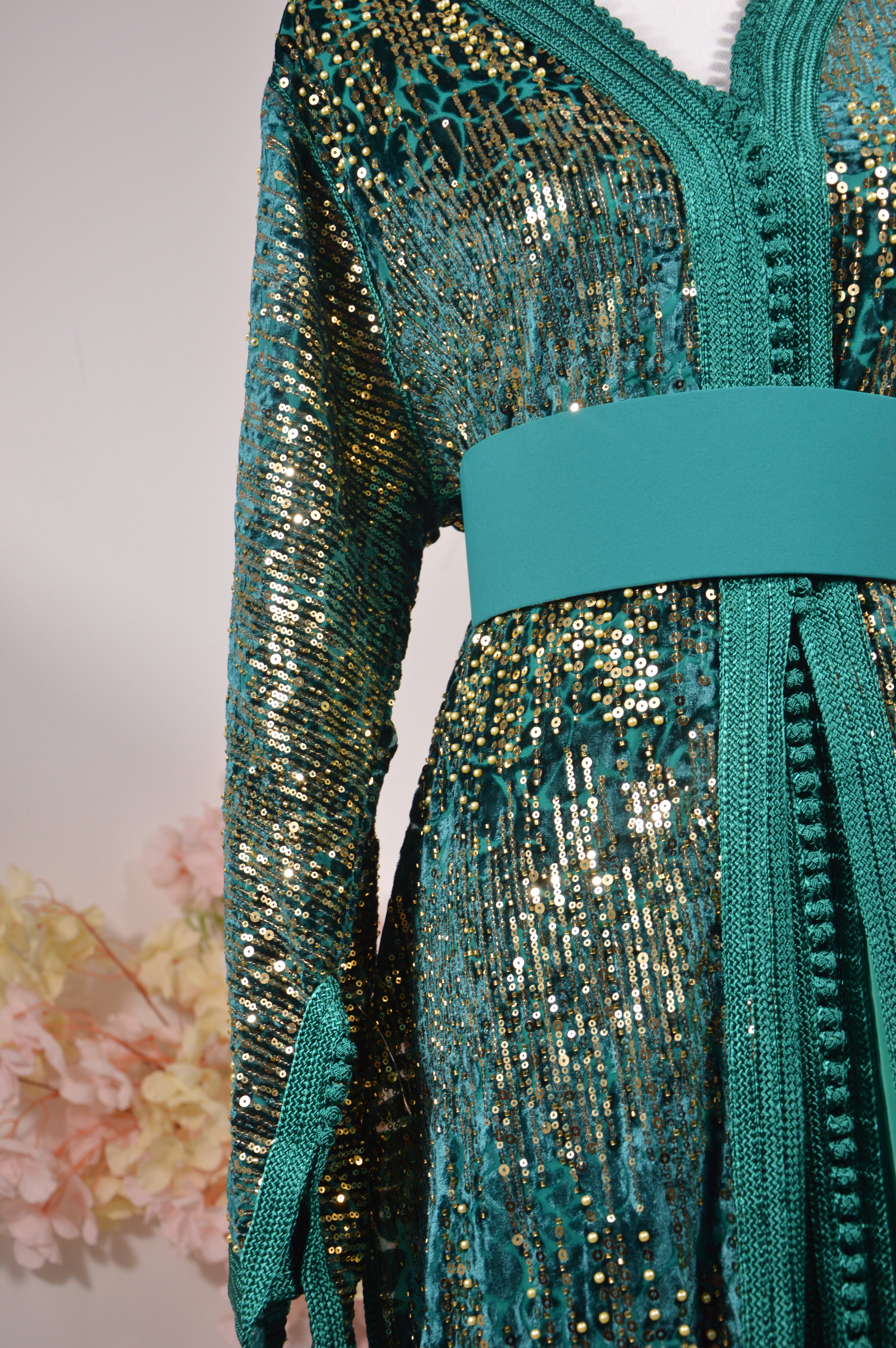 Takchita velours à sequins Vert Émeraude « Éclat d’Émeraude »