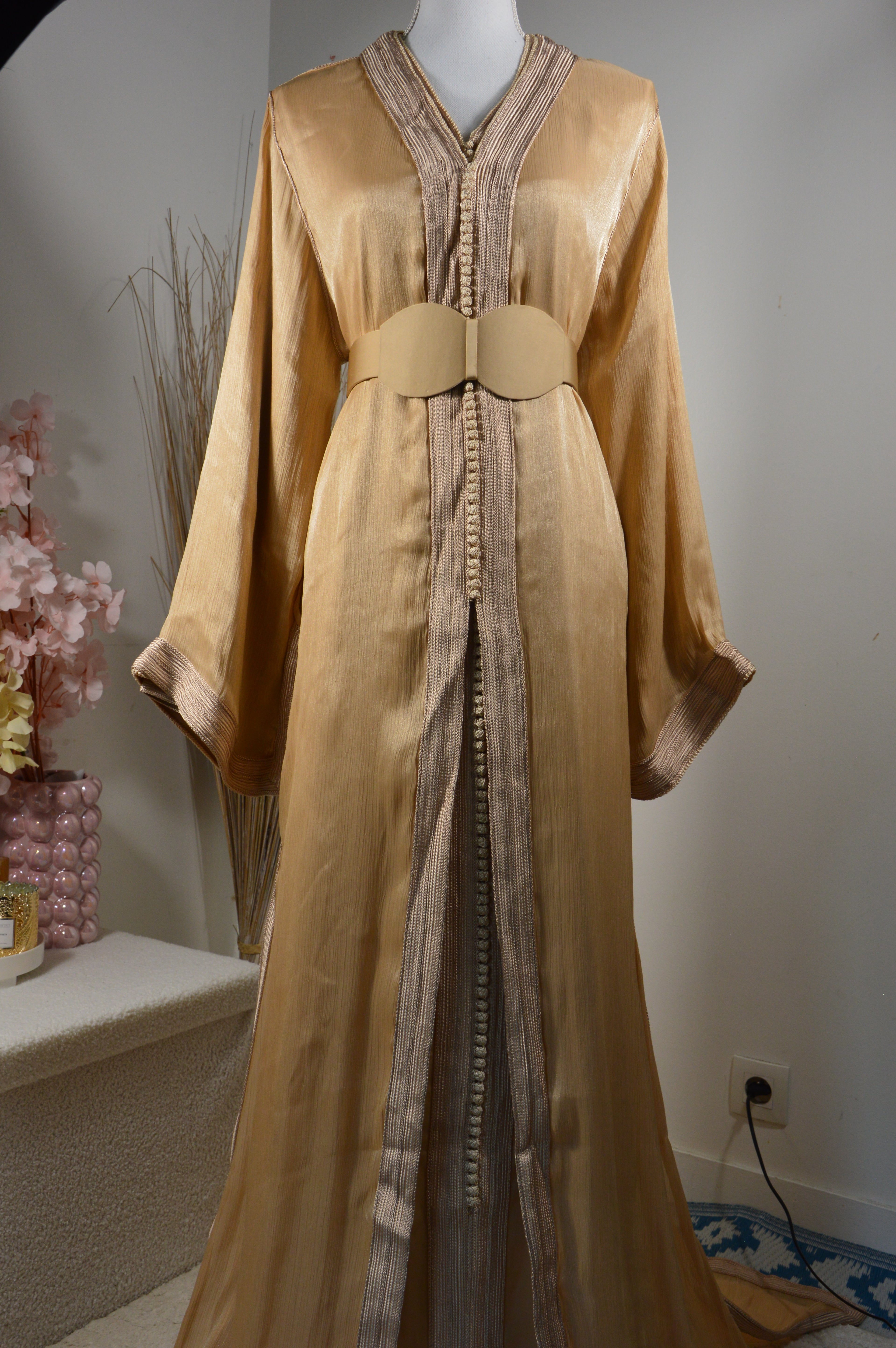 Takchita organza lamé Champagne doré (avec ceinture rigide)