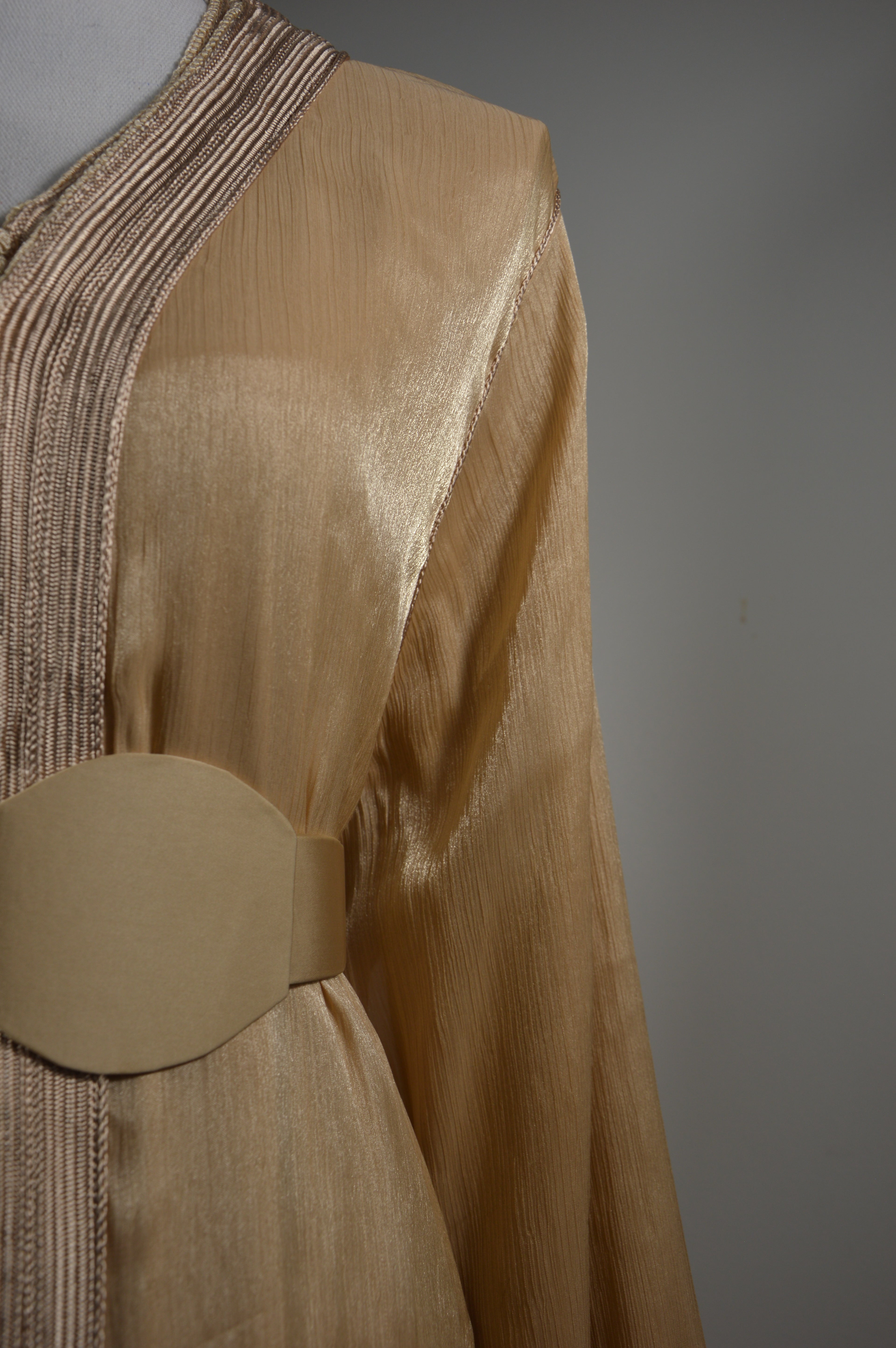 Takchita organza lamé Champagne doré (avec ceinture rigide)