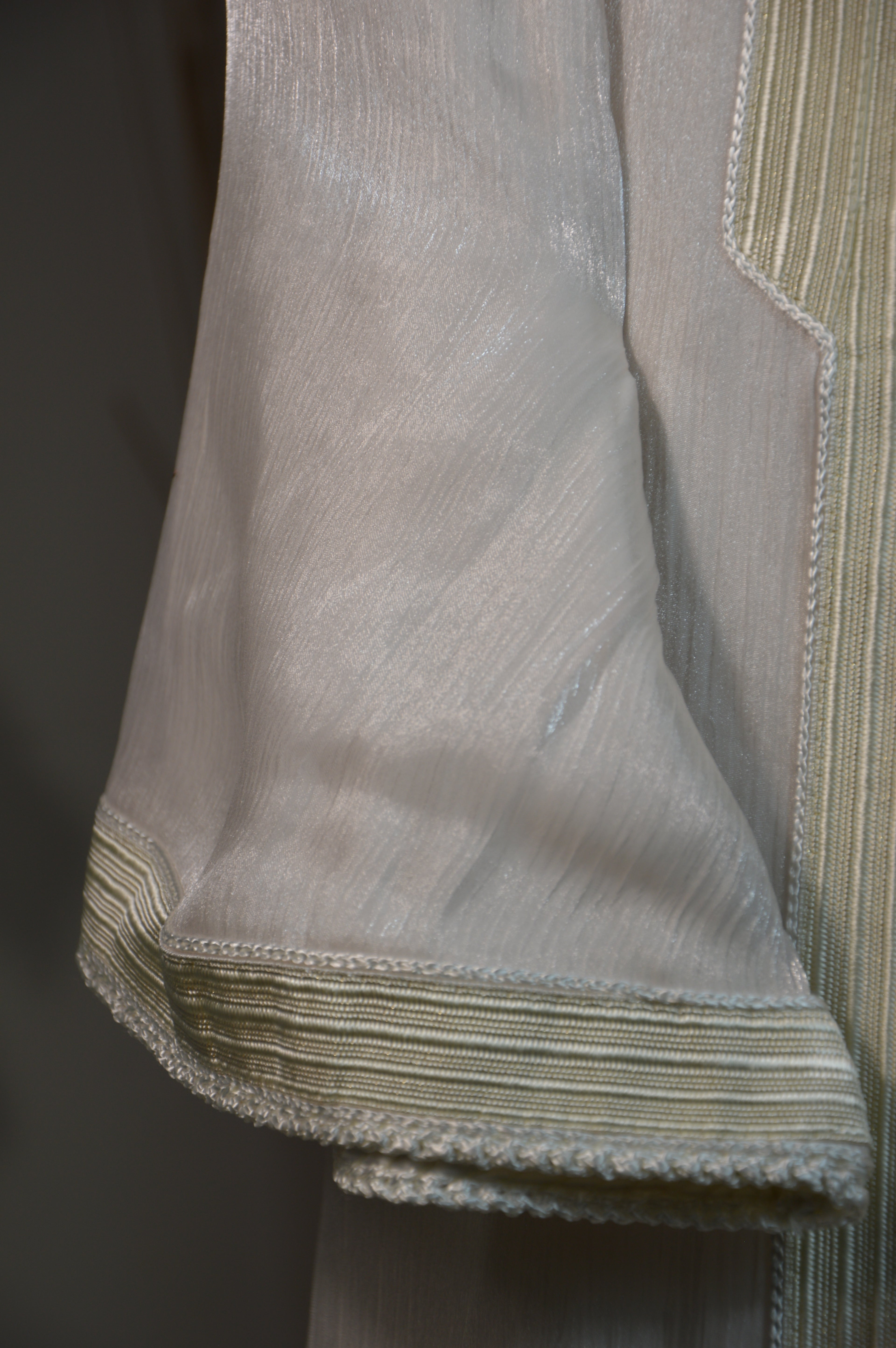 Caftan Organza blanc satiné