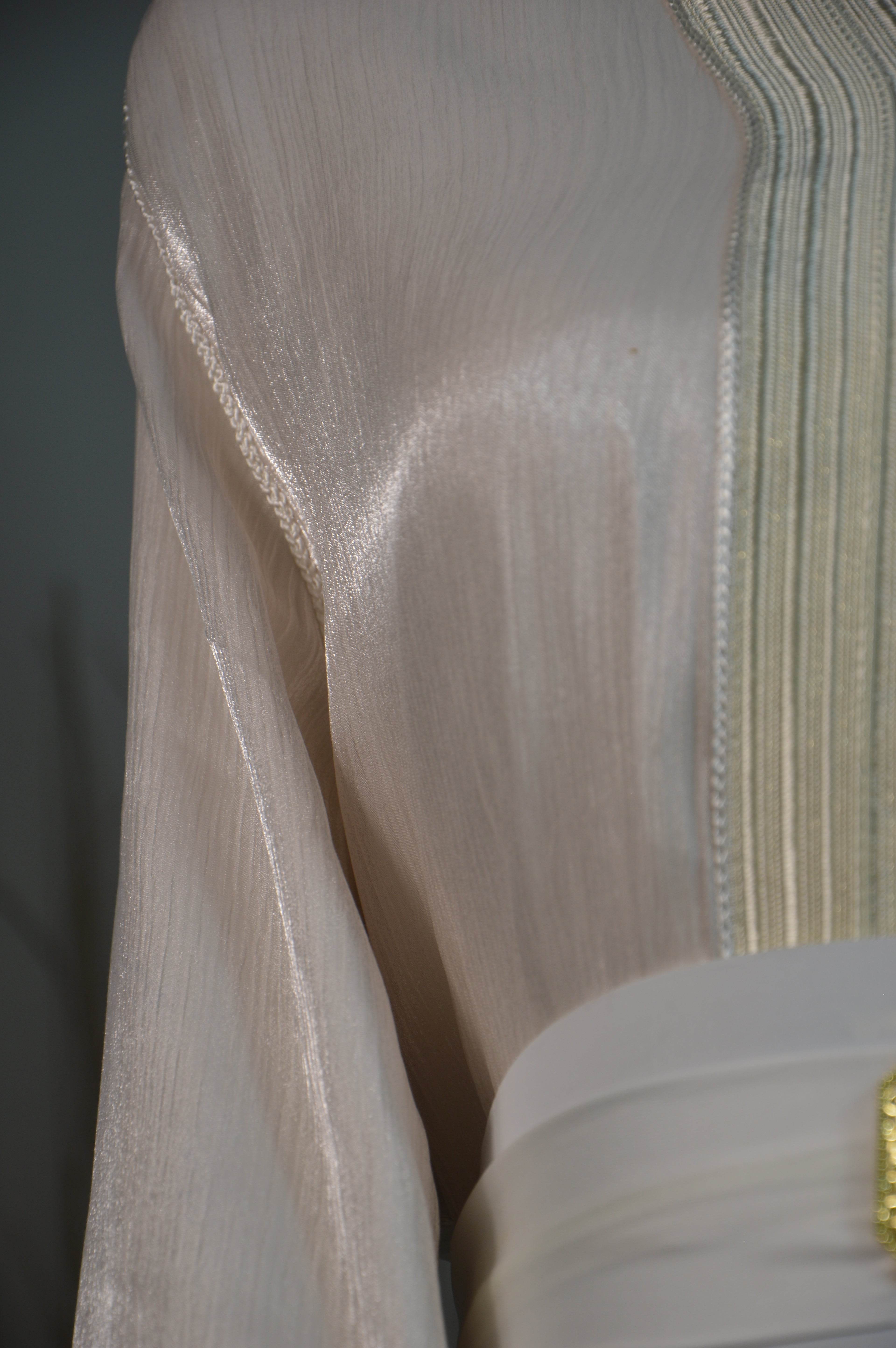 Takchita organza blanc cassé ivoire