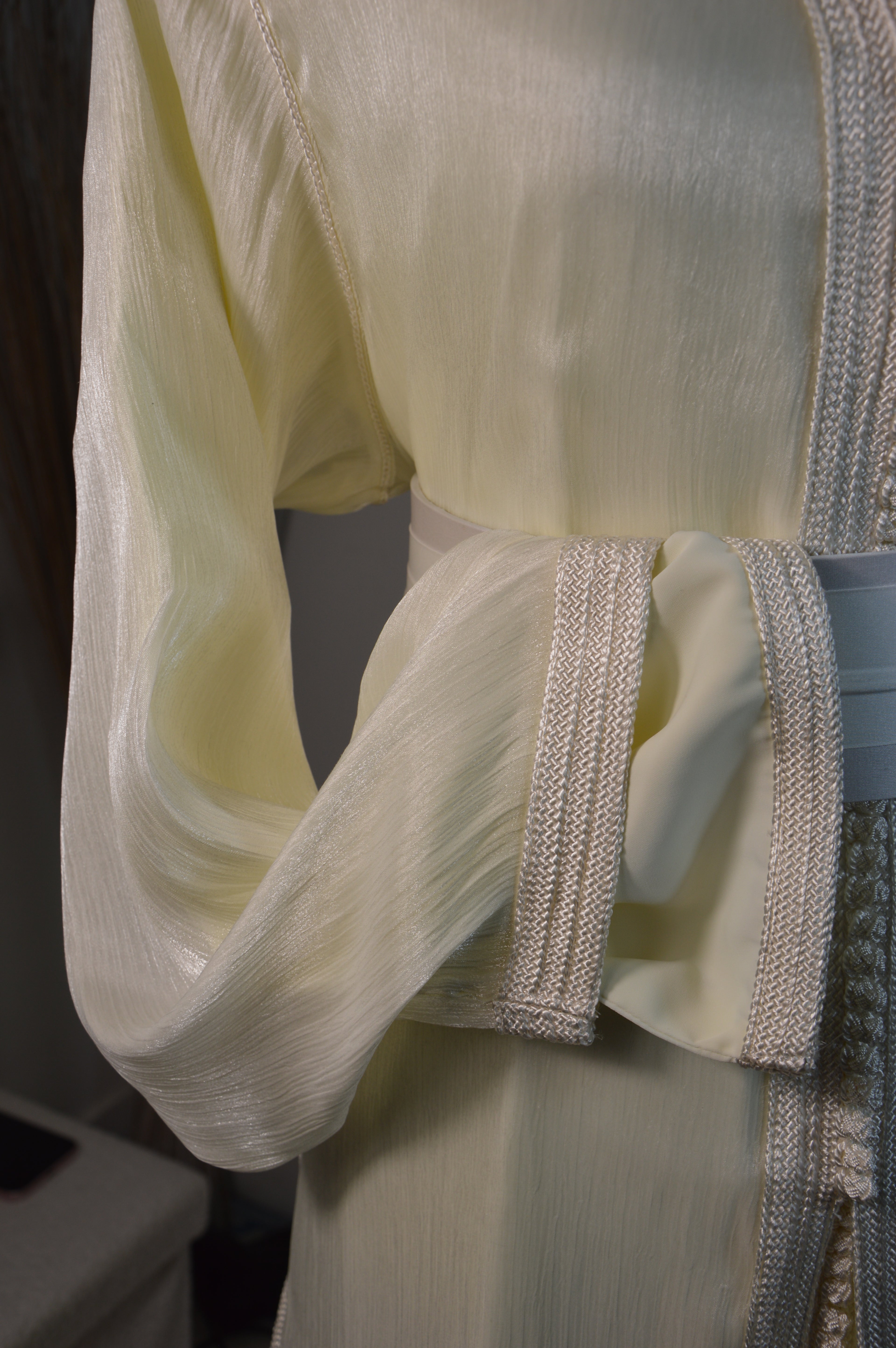 Takchita organza blanc cassé ivoire