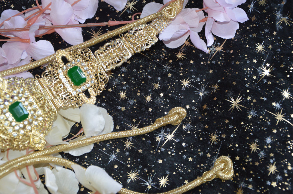 Ceinture marocaine dorée – pierres vert émeraude (Mdamma)