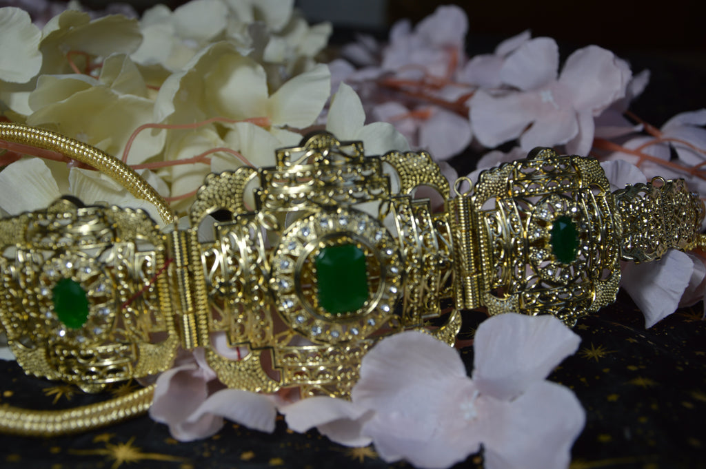 Ceinture Dorée « Sultana » — Cabochon Vert Émeraude