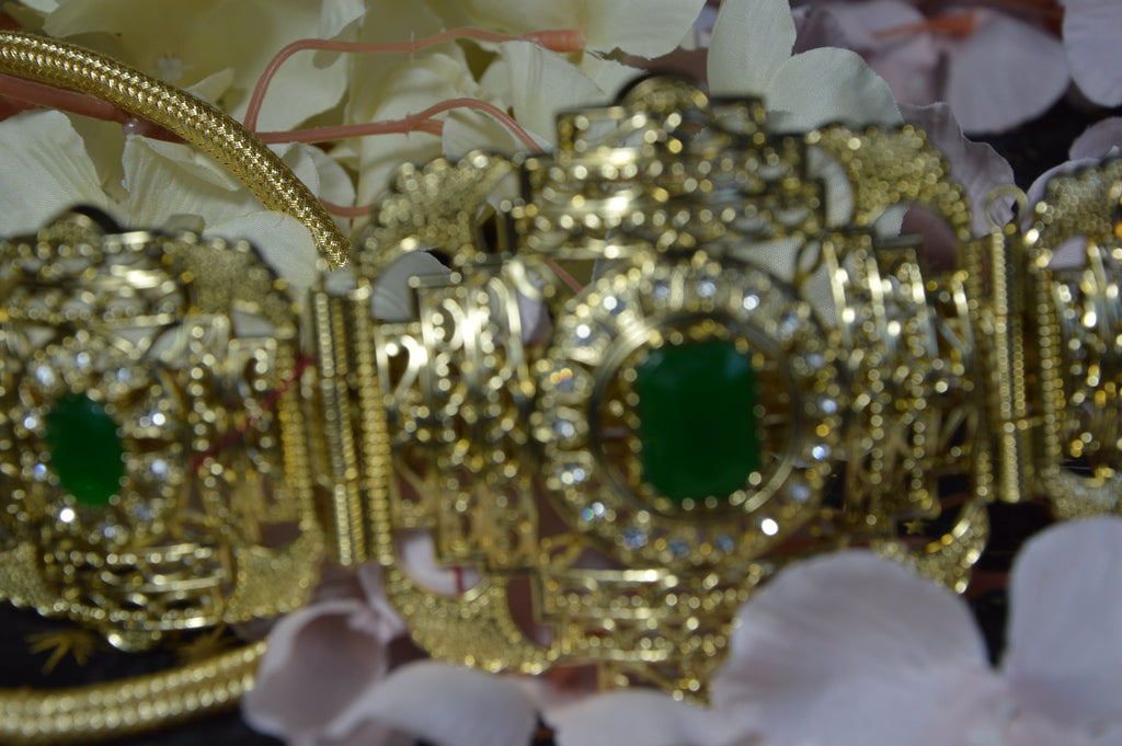 Ceinture Dorée « Sultana » — Cabochon Vert Émeraude