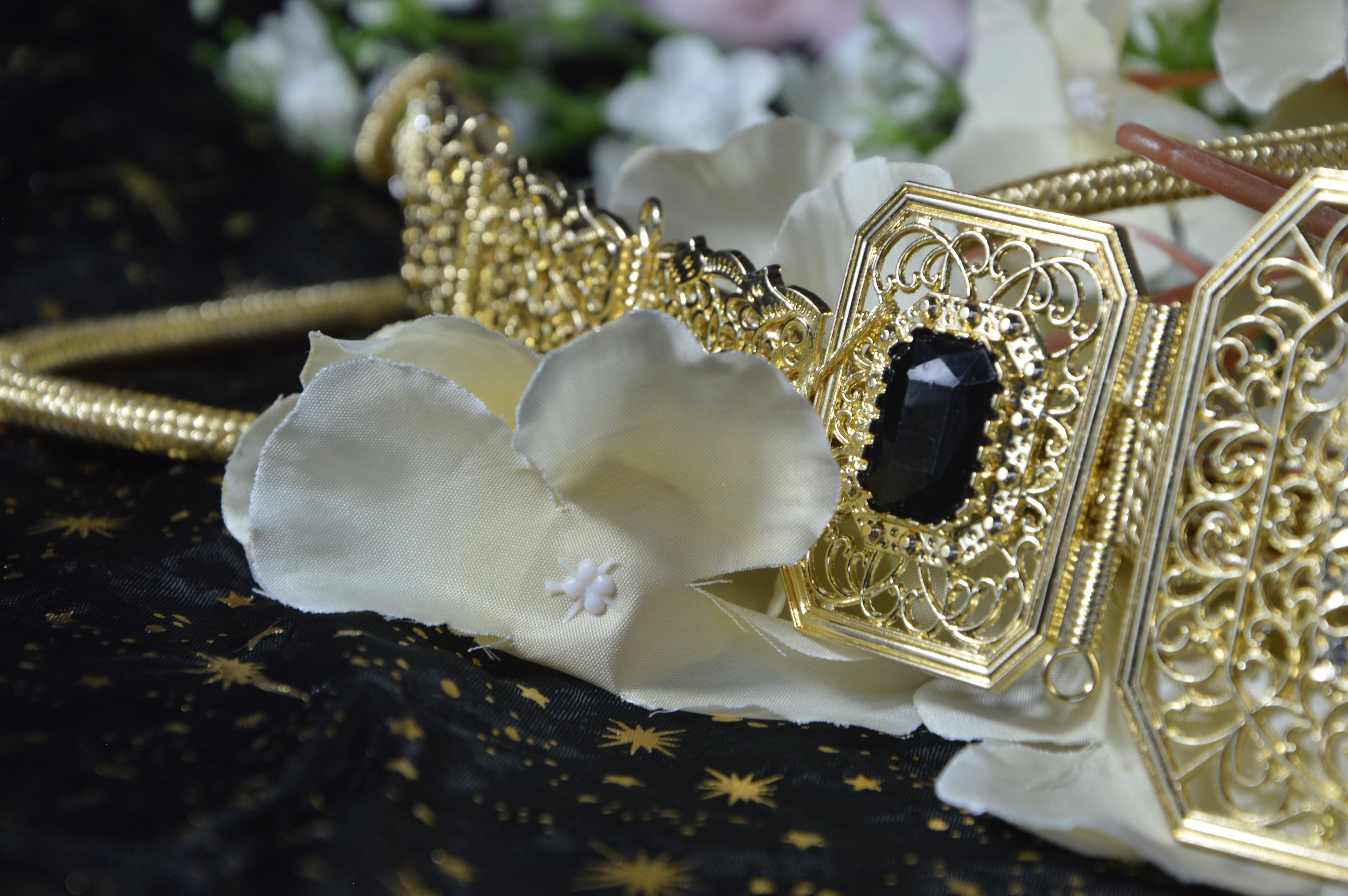 Ceinture Orientale Royale – Pierre noire & cristaux