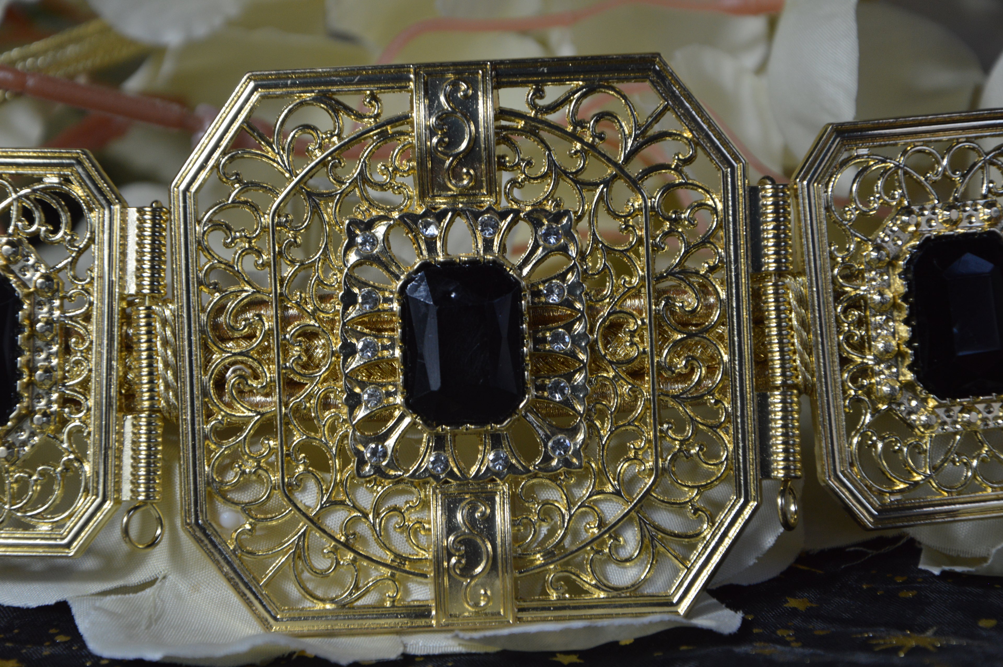 Ceinture Orientale Royale – Pierre noire & cristaux