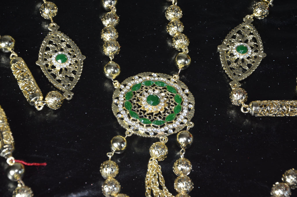 Chaine orientale longue doré – médaillon vert