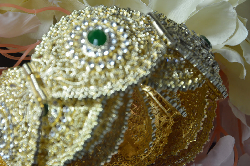 M’damma dorée avec pierres vertes – Ceinture traditionnelle pour caftan et takchita