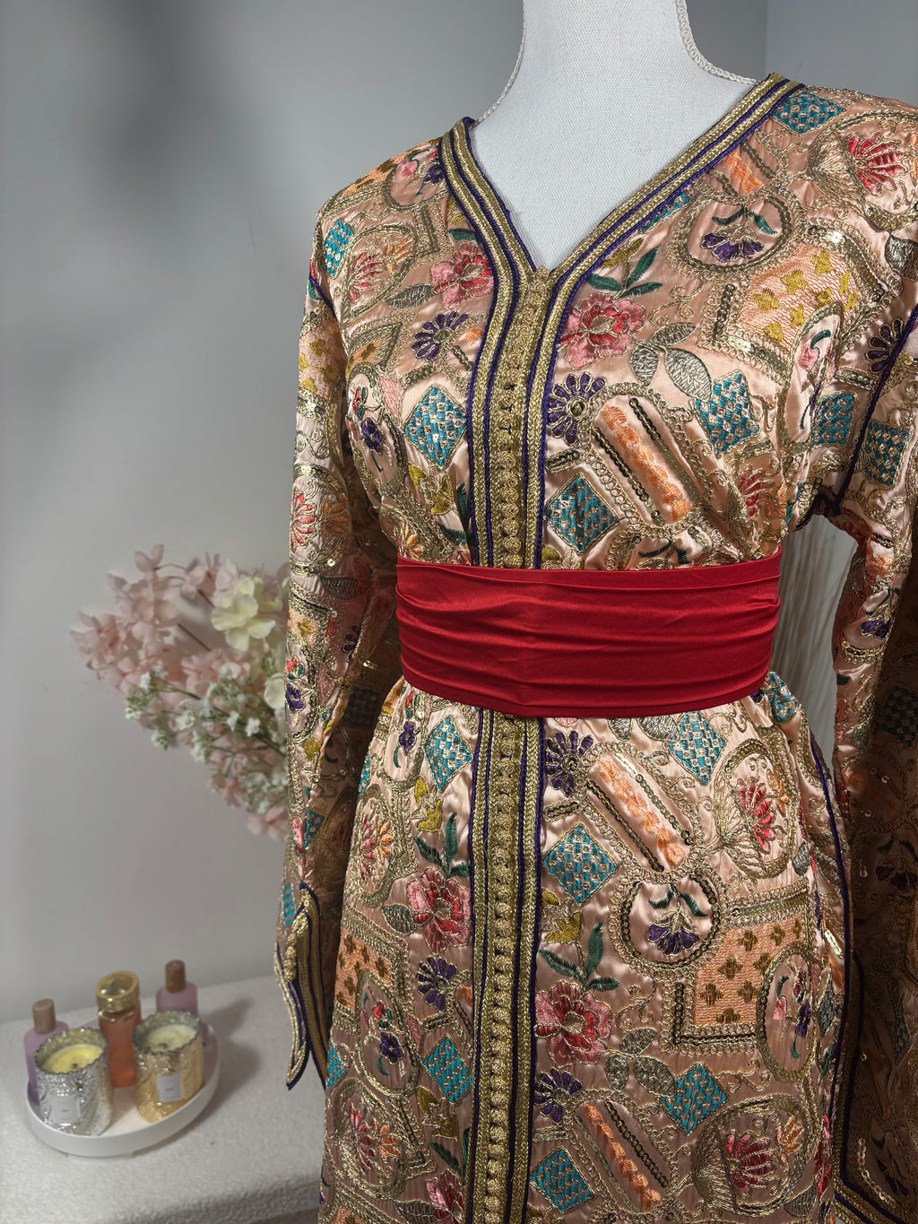 Caftan Sirène Sari rose claire – ZEYNAYA Prestige
