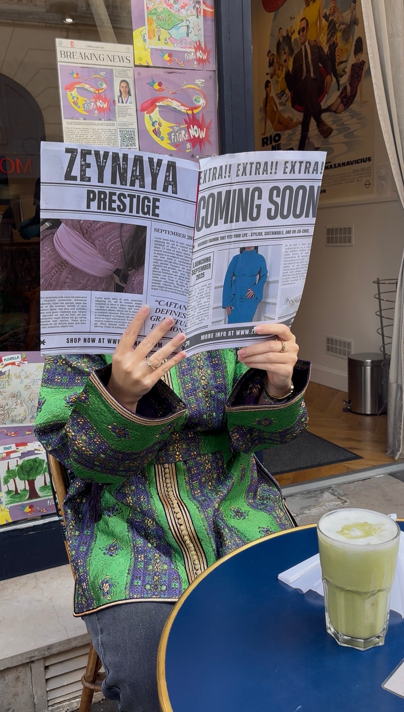 Tunique caftan “Nahla” – Brocart vert émeraude, motifs violet & or