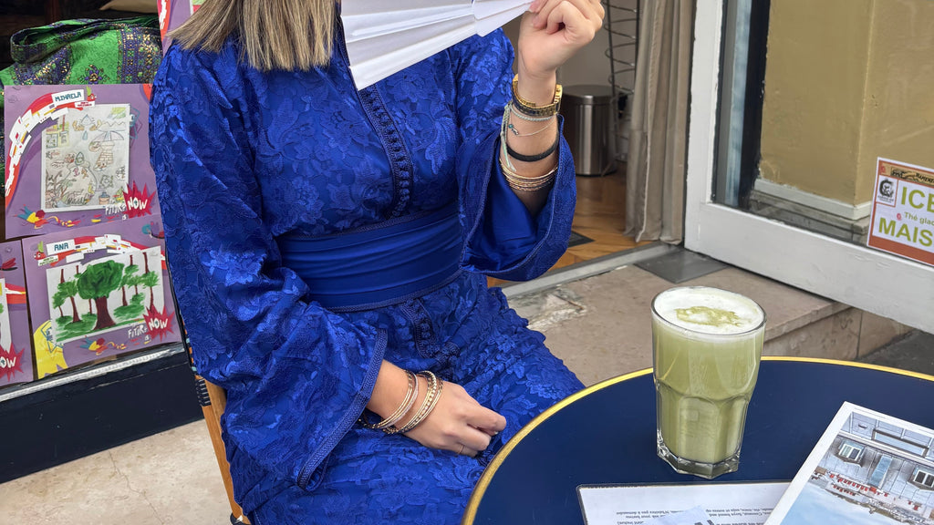 Caftan dentelle bleu royal « Azrak Lumière » — Coupe Sirène