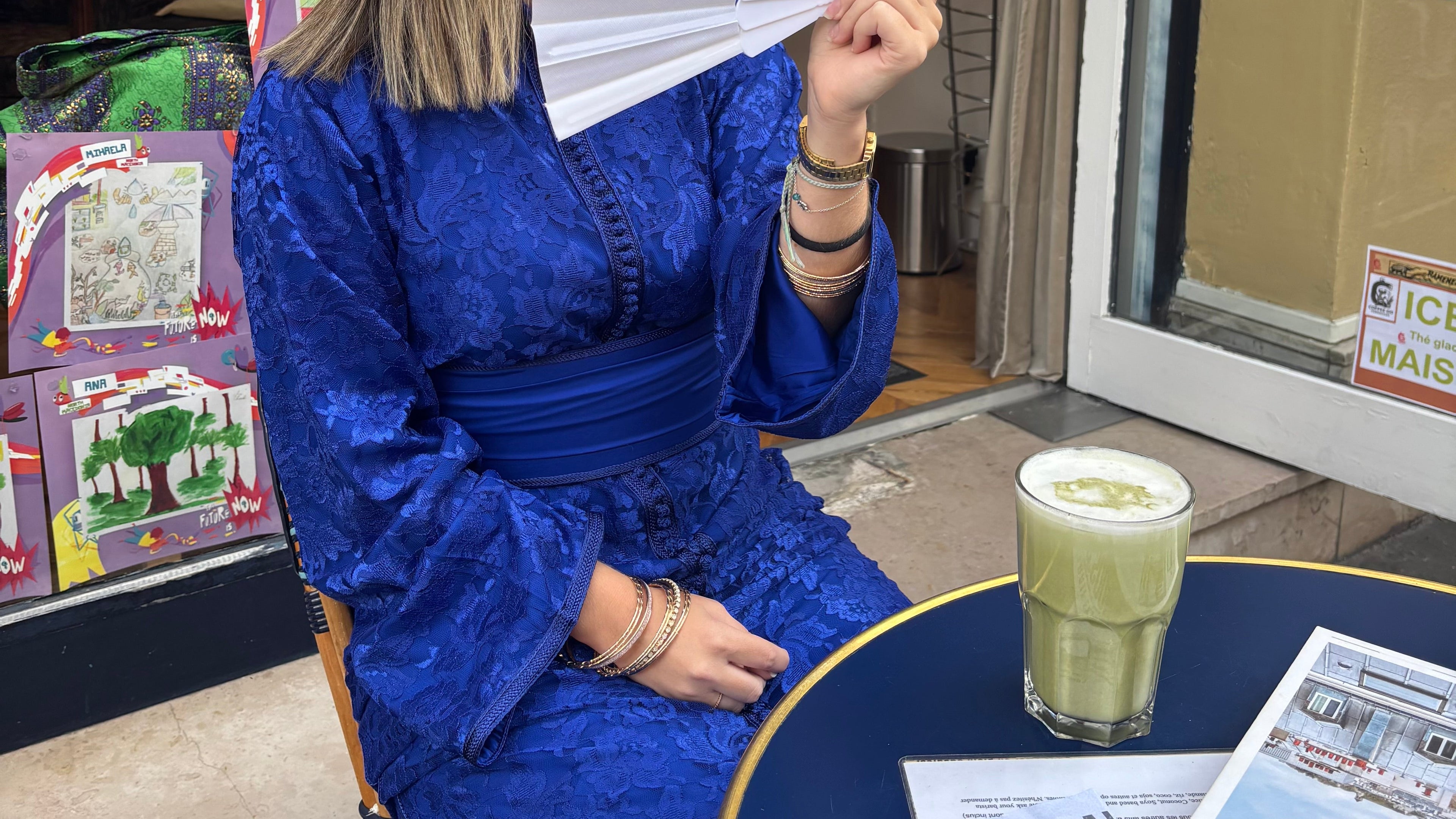 Caftan dentelle bleu royal « Azrak Lumière » — Coupe Sirène