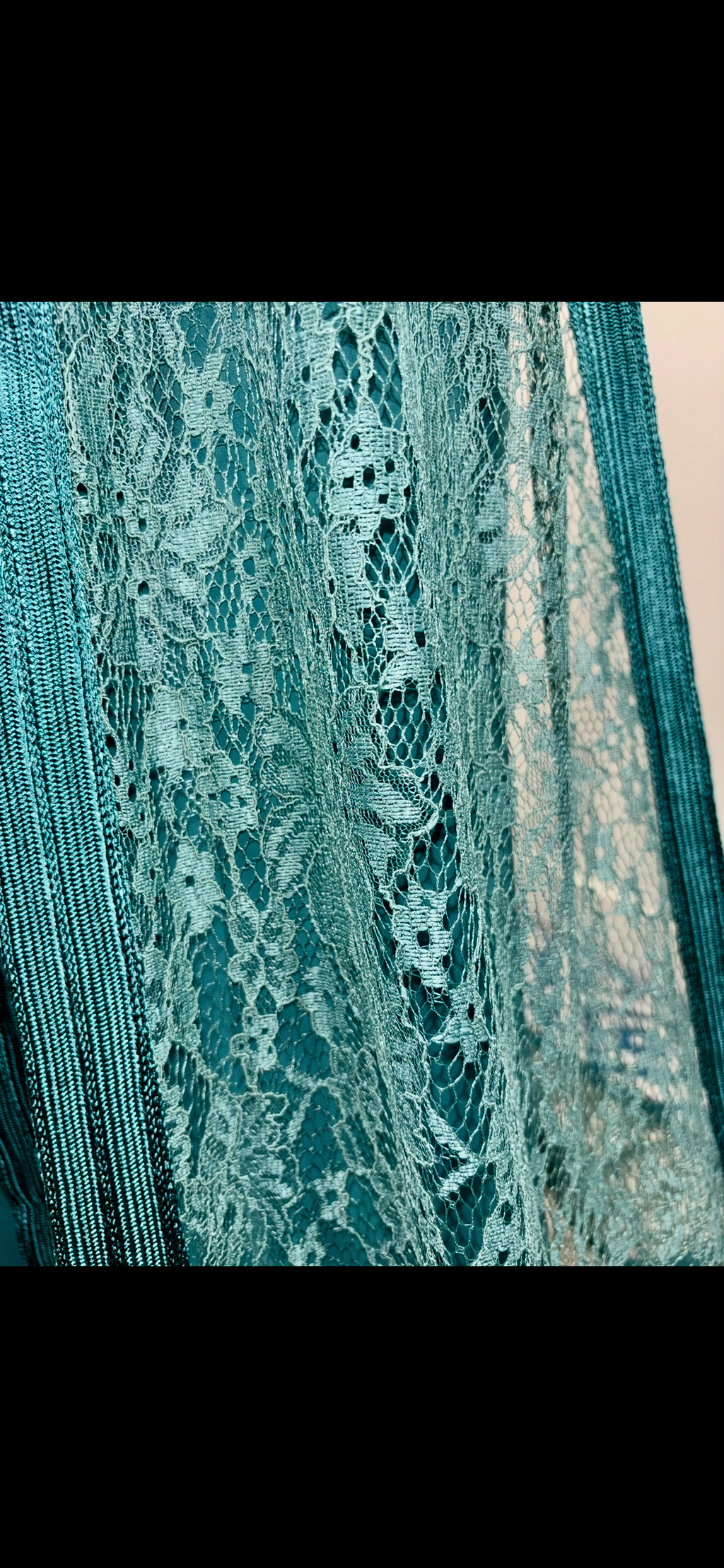 Takchita dentelle Vert Jade « Jade Élixir » — Ceinture rigide ton-sur-ton