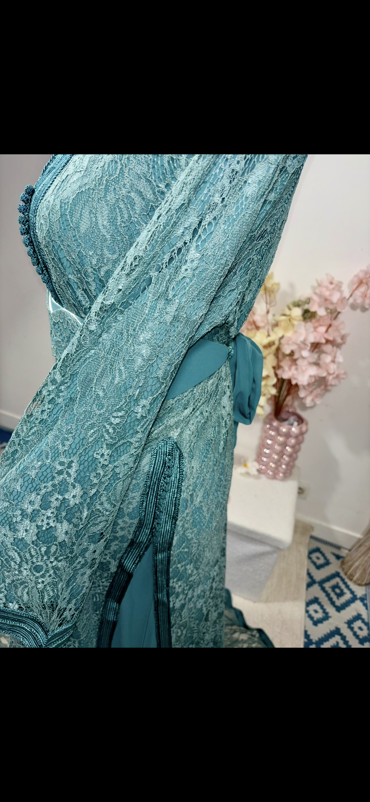 Takchita dentelle Vert Jade « Jade Élixir » — Ceinture rigide ton-sur-ton