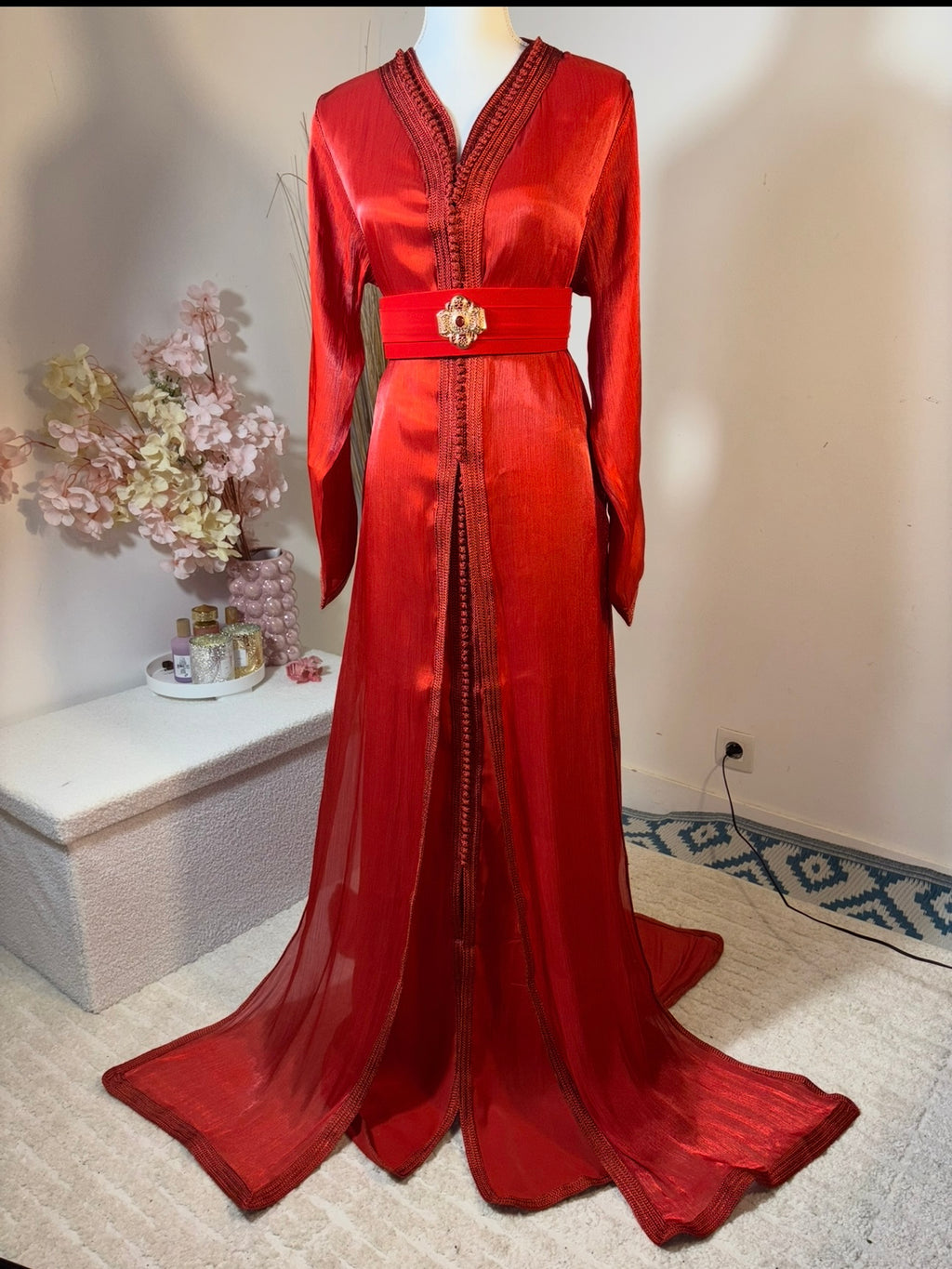 Takchita en organza rouge avec ceinture - Zeynaya Prestige