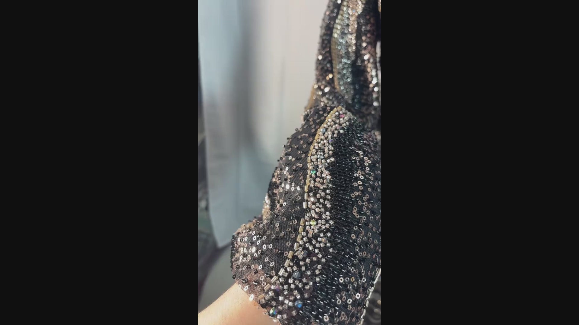 Caftan Noir & Doré Luxe – Éclat Oriental et Élégance Intemporelle