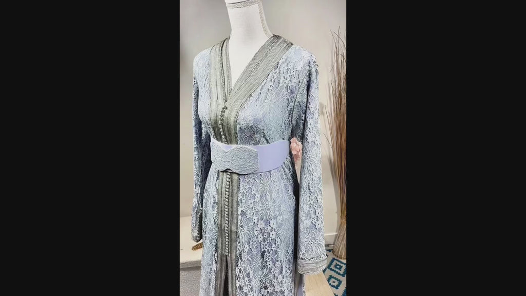 Takchita dentelle Gris « Perle Glacée » — Ceinture rigide ton-sur-ton