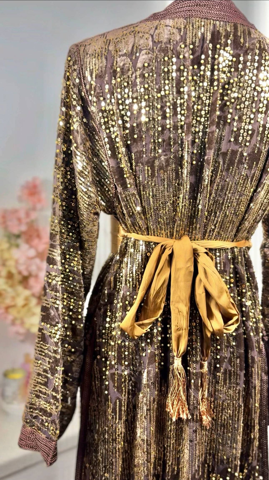 Takchita velours à sequins Chocolat & Or « Orfèvre Nuit » — Ceinture obi bronze