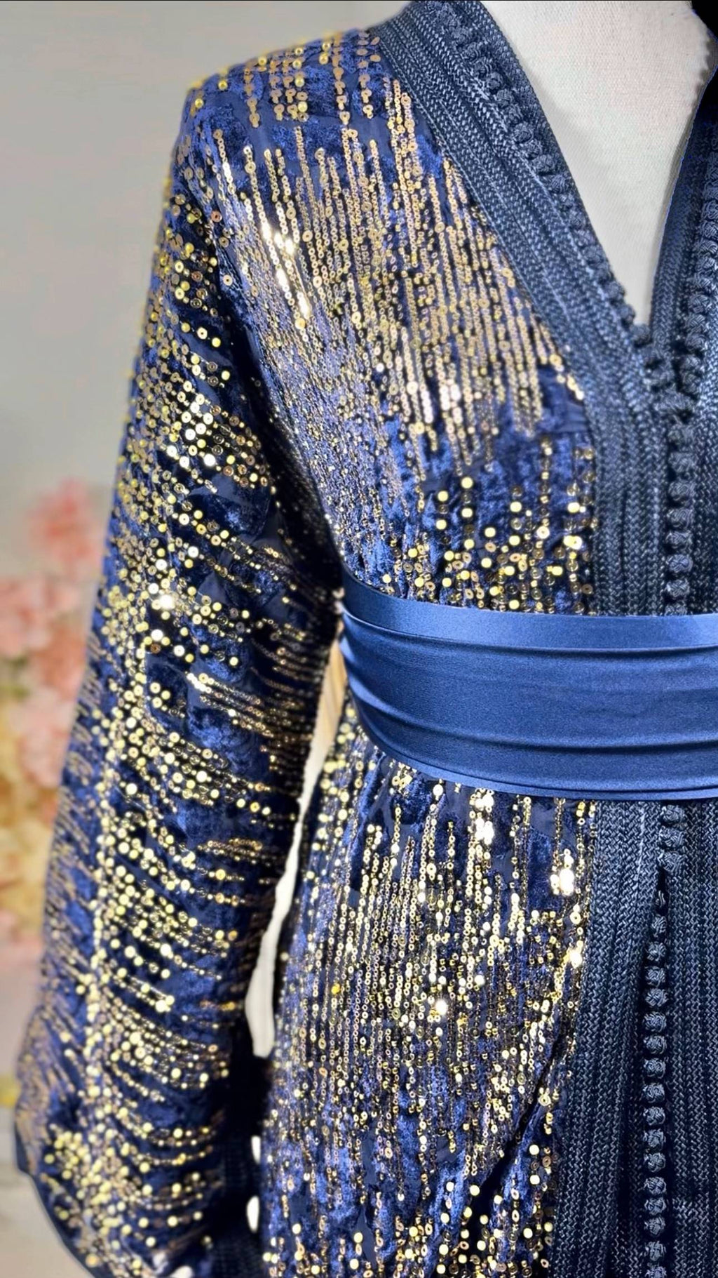 Takchita velours à sequins Bleu Nuit « Nuit Stellaire » — Ceinture obi ton-sur-ton