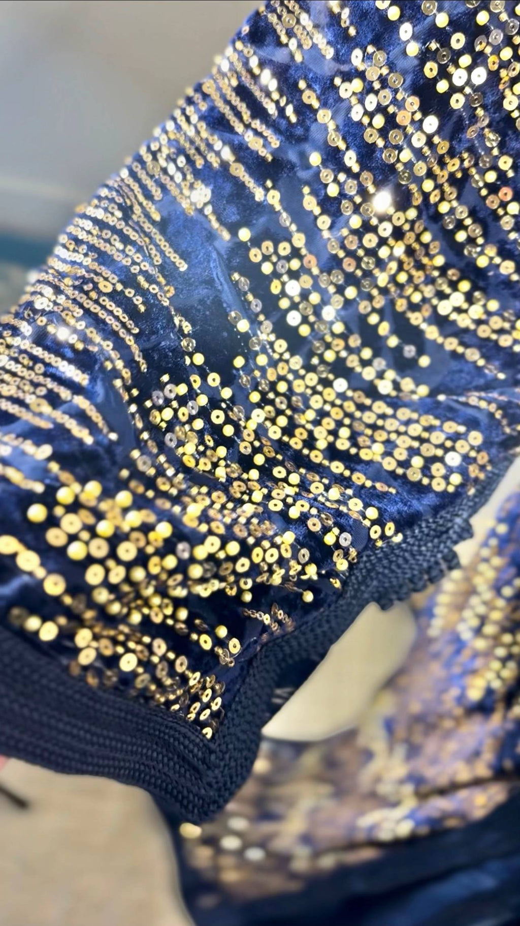 Takchita velours à sequins Bleu Nuit « Nuit Stellaire » — Ceinture obi ton-sur-ton