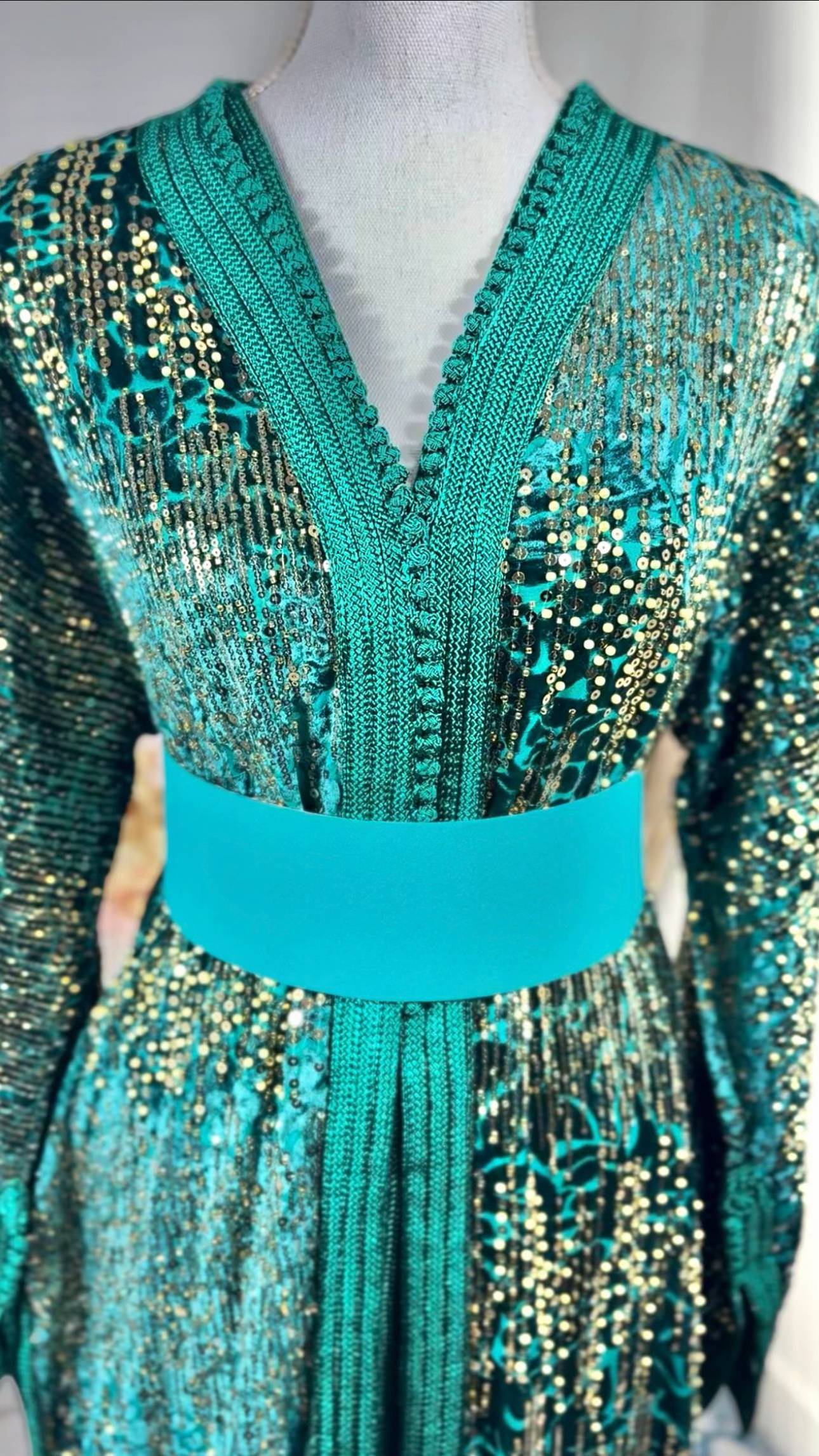 Takchita velours à sequins Vert Émeraude « Éclat d’Émeraude »