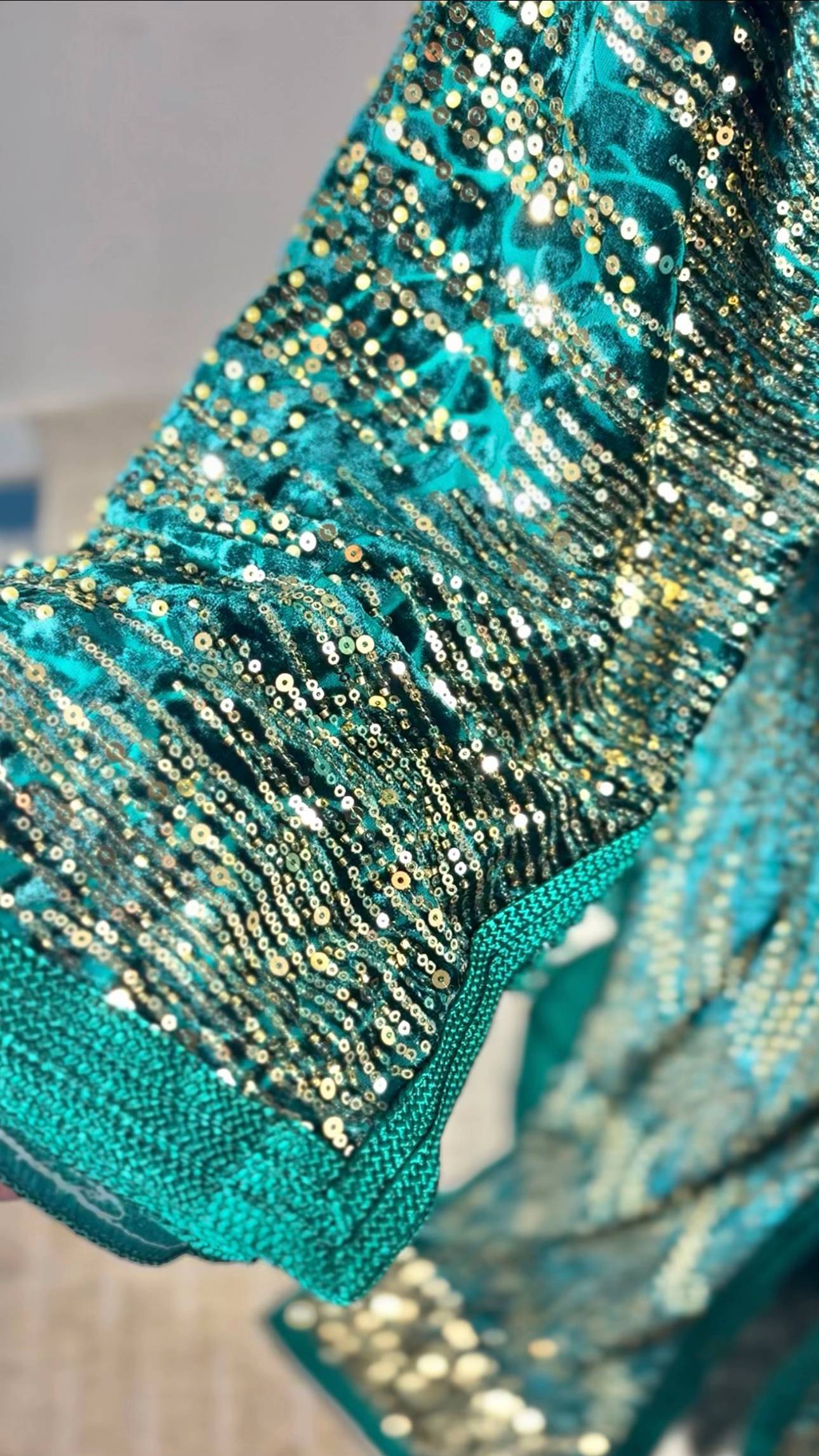Takchita velours à sequins Vert Émeraude « Éclat d’Émeraude »